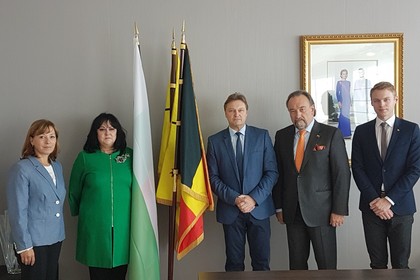 Посланик Мая Добрева се срещна с губернатора на провинция Ено, Томи Льоклерк